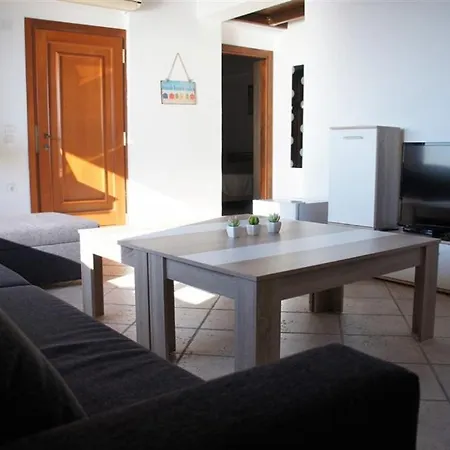 Margaux Kathisma, Breathtaking Views & Unforgettable Sunsets - Minutes From Iconic