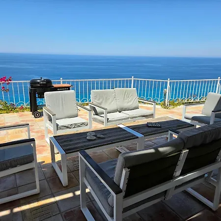 Сasa de vacaciones Margaux Kathisma, Breathtaking Views & Unforgettable Sunsets - Minutes From Iconic Áyios Nikítas