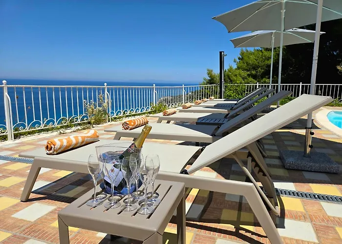 Margaux Kathisma, Breathtaking Views & Unforgettable Sunsets - Minutes From Iconic Holiday home